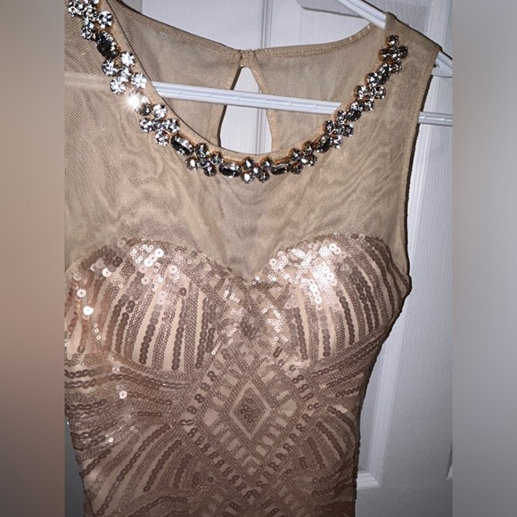 As u wish Champagne dress, size 3, very flattering, worn once. - Picture 3 of 4